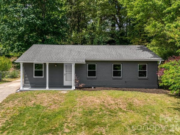82 Lees Creek Road, Asheville, NC 28806