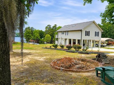 1176 Lesesne Drive, Manning, SC 29102