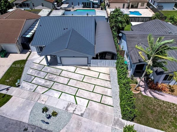 15167 SW 172nd Ter , Miami, FL 33187