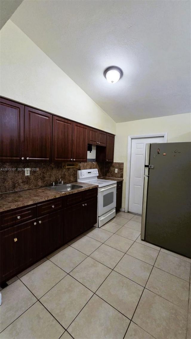 2335 NW 55th St, Miami, FL 33142 Photo