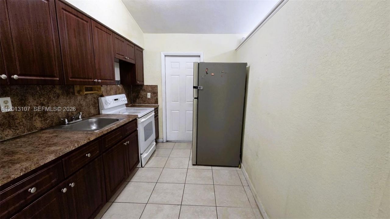 2335 NW 55th St, Miami, FL 33142 Photo