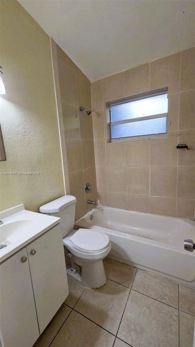 2335 NW 55th St, Miami, FL 33142 Photo