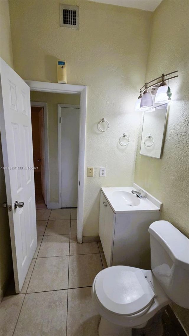2335 NW 55th St, Miami, FL 33142 Photo