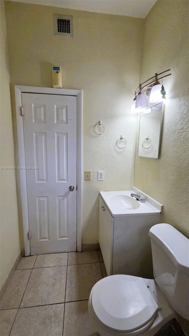 2335 NW 55th St, Miami, FL 33142 Photo