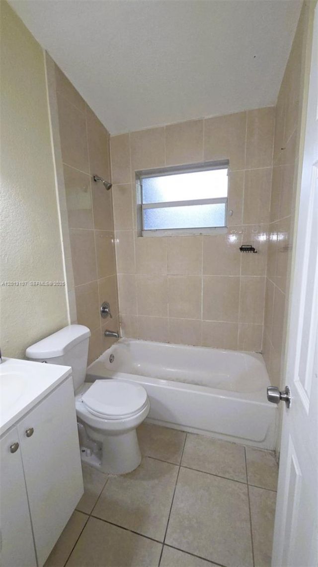 2335 NW 55th St, Miami, FL 33142 Photo