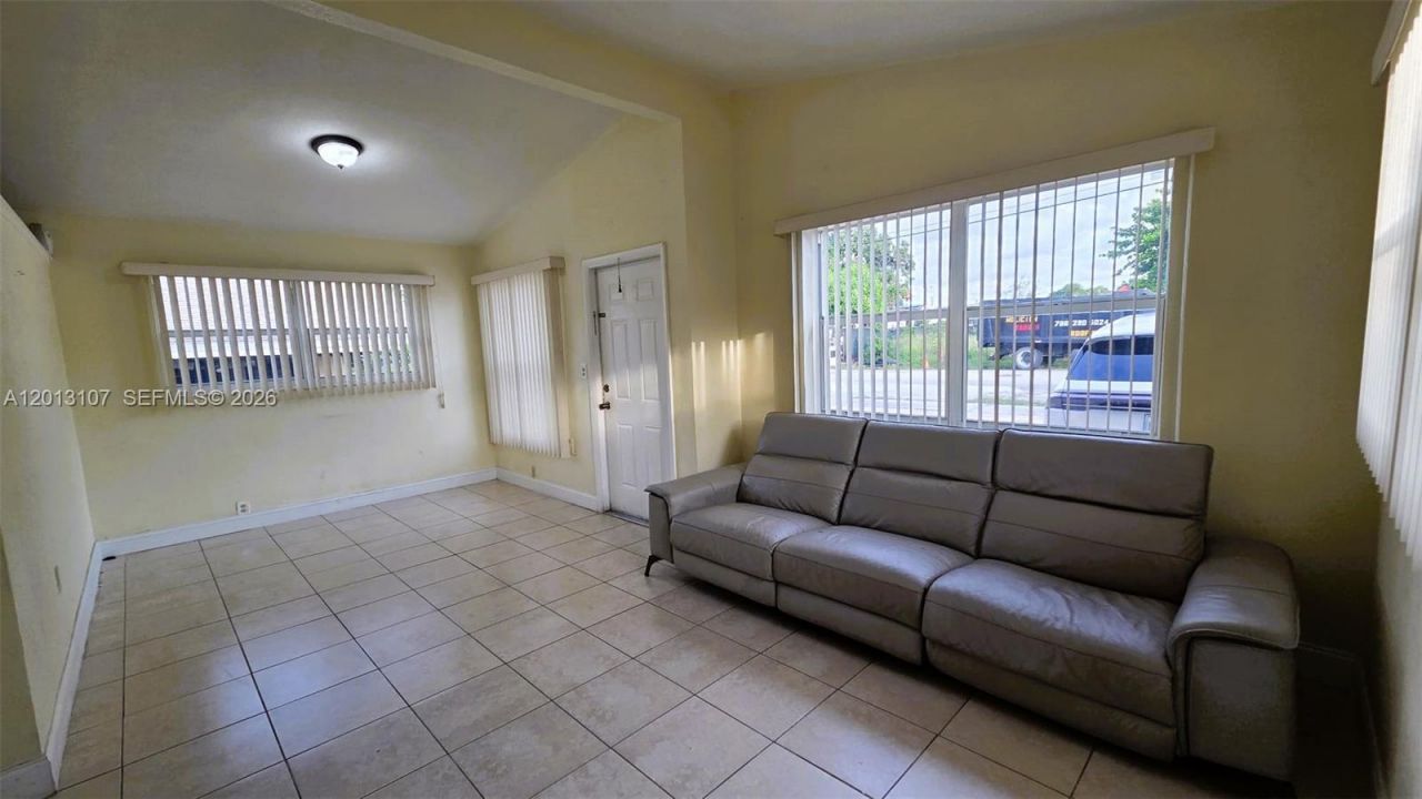 2335 NW 55th St, Miami, FL 33142 Photo