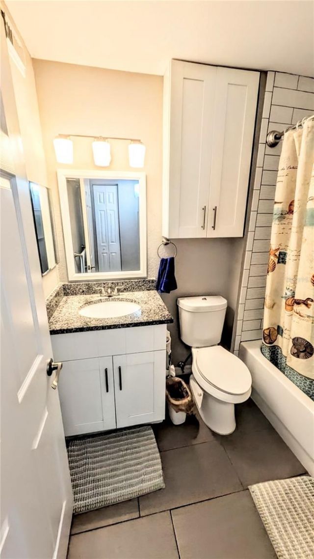 850 S Tamiami Trail , Unit 409, Sarasota, FL 34236 Photo