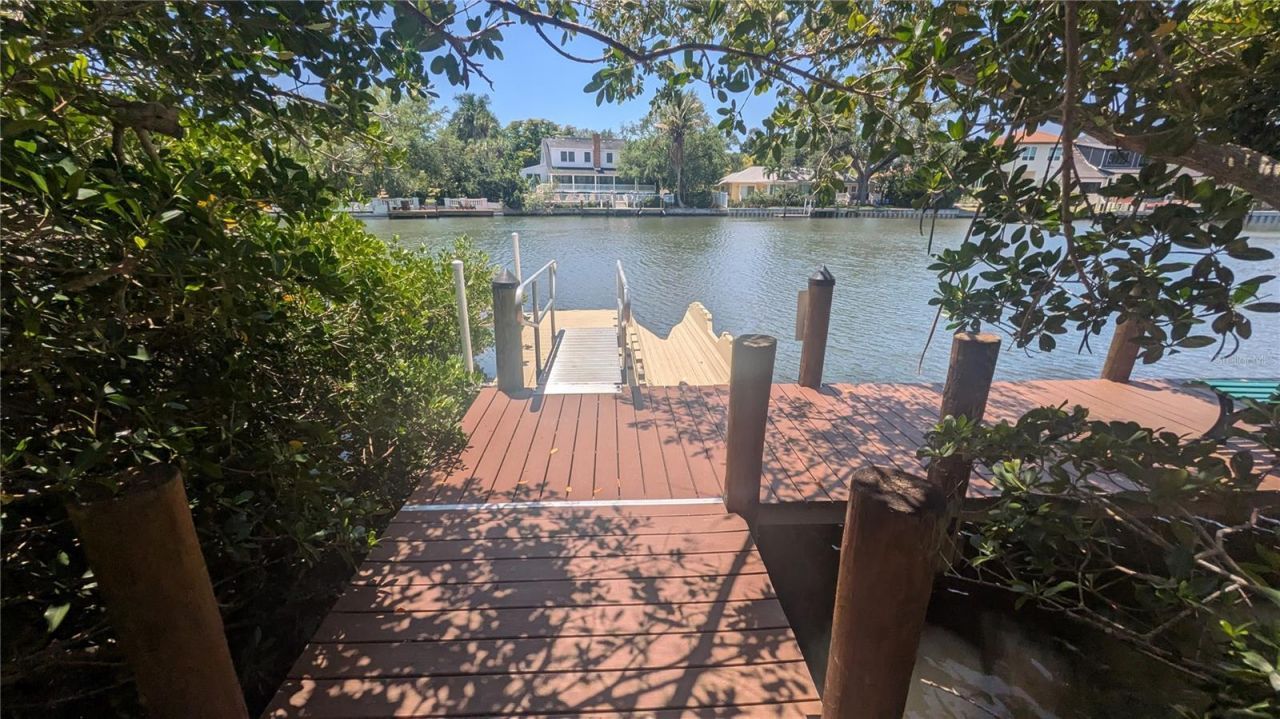 850 S Tamiami Trail , Unit 409, Sarasota, FL 34236 Photo