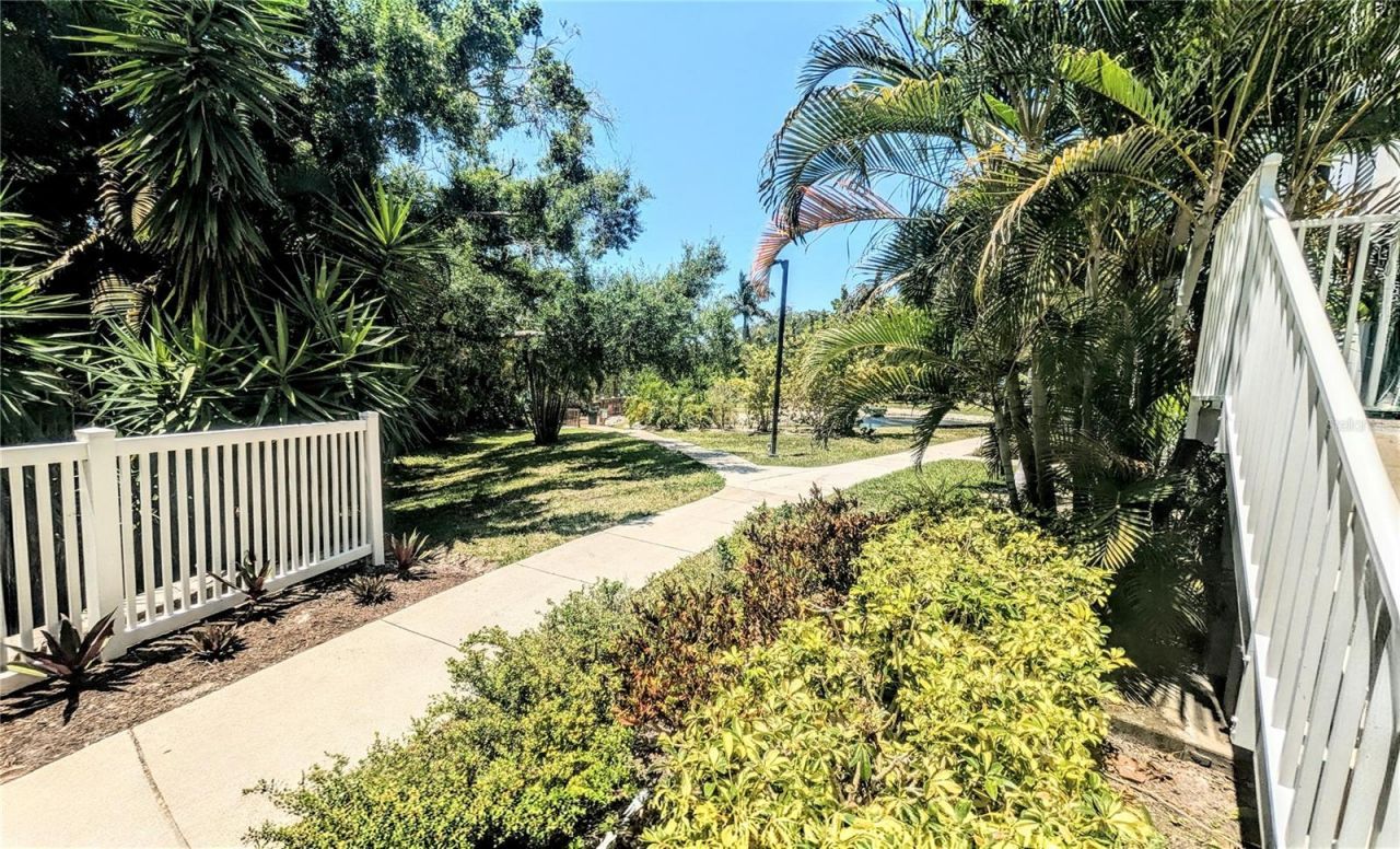 850 S Tamiami Trail , Unit 409, Sarasota, FL 34236 Photo