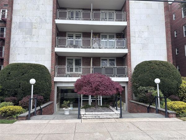 110 Brooklyn Avenue , Unit 3Q, Freeport, NY 11520