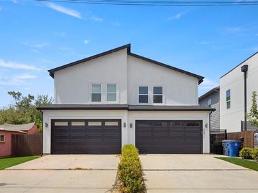 2811 Harston Street, Dallas, TX 75212