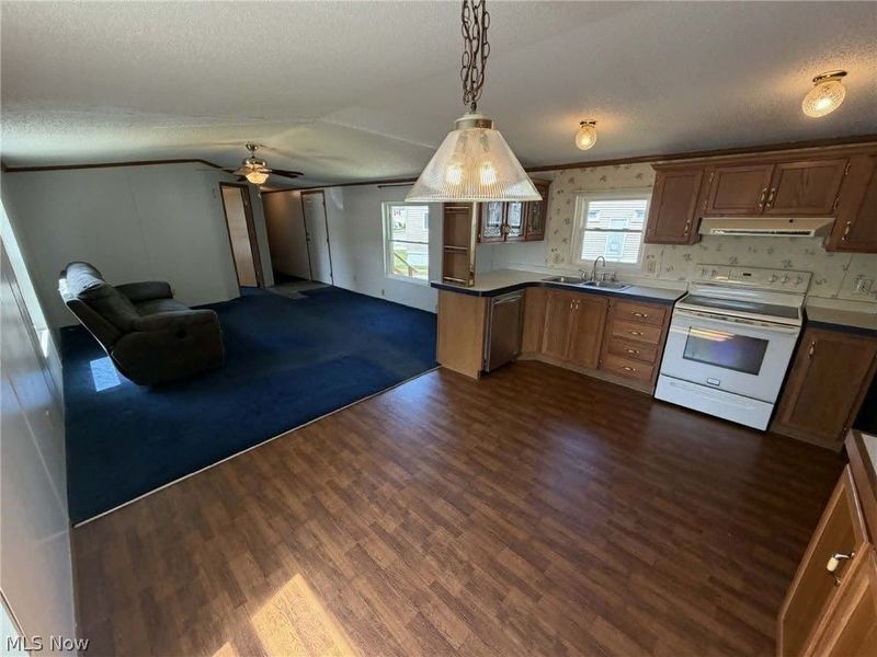 8 Hawaiian Drive, Madison, OH 44057 Photo 12