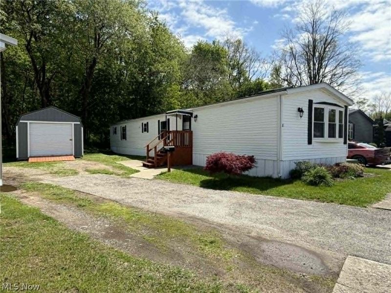 8 Hawaiian Drive, Madison, OH 44057 Photo 2