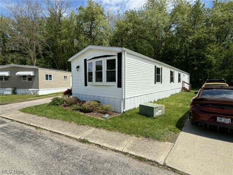 8 Hawaiian Drive, Madison, OH 44057 Photo 4