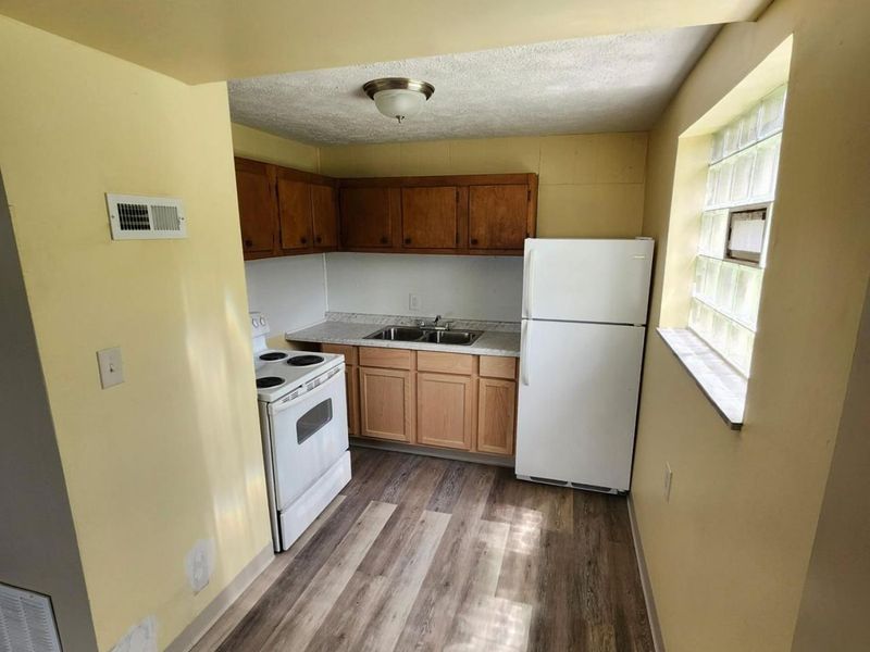4467 Lee Road, Cleveland, OH 44128 Photo 16