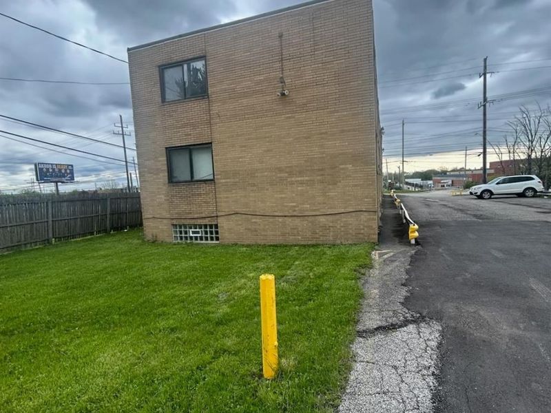 4467 Lee Road, Cleveland, OH 44128 Photo 4