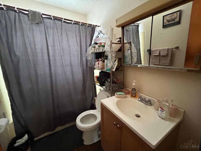 4467 Lee rd, Cleveland, OH 44128 Photo 7