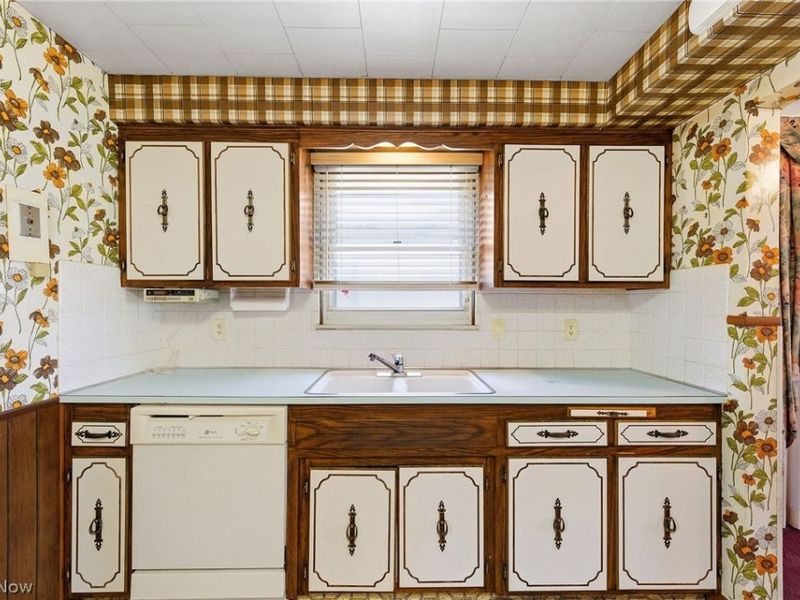 8230 Reed Avenue, Garfield Heights, OH 44125 Photo 2