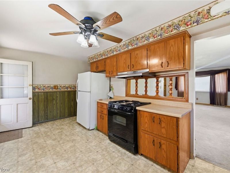 8230 Reed Avenue, Garfield Heights, OH 44125 Photo 29