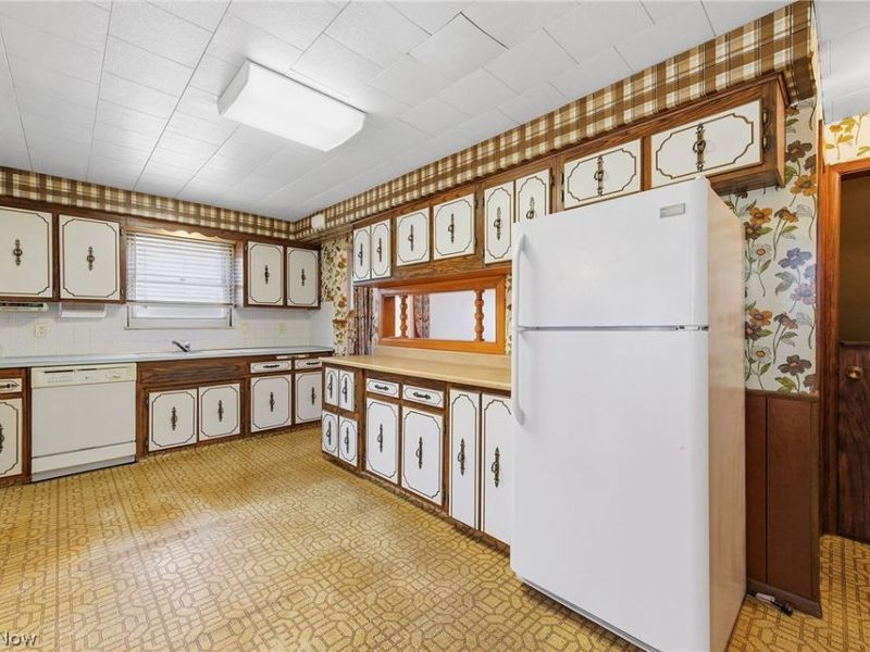 8230 Reed Avenue, Garfield Heights, OH 44125 Photo 3