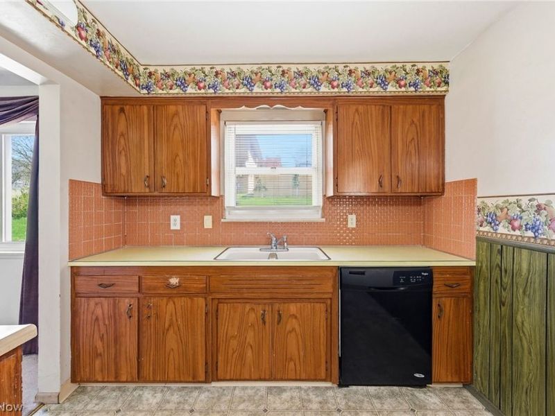 8230 Reed Avenue, Garfield Heights, OH 44125 Photo 30