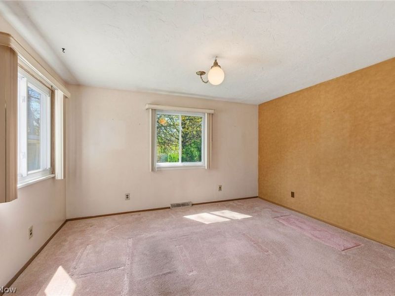 8230 Reed Avenue, Garfield Heights, OH 44125 Photo 5