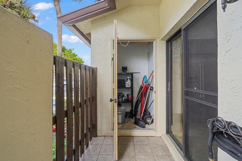 7620 NW 79th Avenue, Unit J8, Tamarac, FL 33321 Photo
