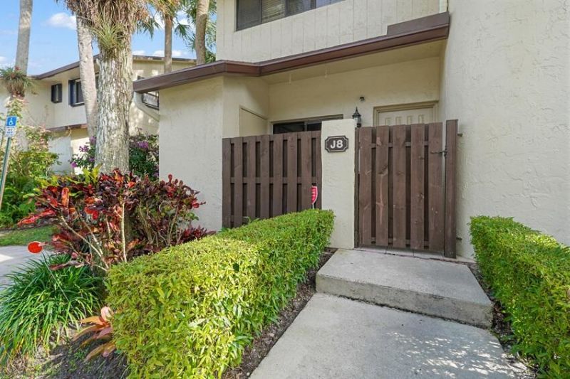 7620 NW 79th Avenue, Unit J8, Tamarac, FL 33321 Photo