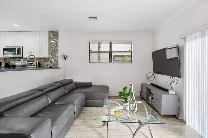 7620 NW 79th Avenue, Unit J8, Tamarac, FL 33321 Photo