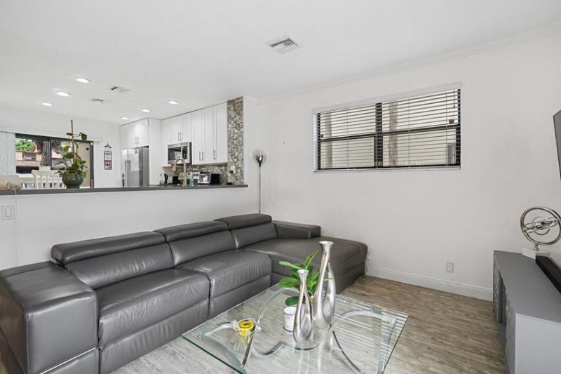 7620 NW 79th Avenue, Unit J8, Tamarac, FL 33321 Photo