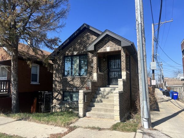 2612 S Hillock Avenue , Chicago, IL 60608