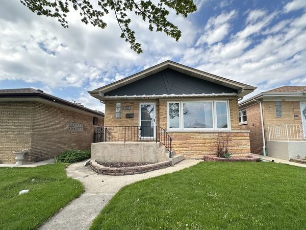 7532 w Ainslie Street , Harwood Heights, IL 60706