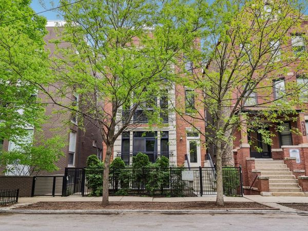 2319 N Leavitt Street, Unit 4, Chicago, IL 60647