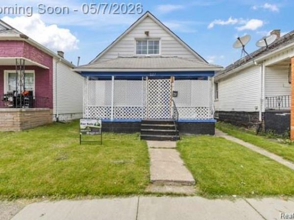 5151 Yemans Street, Hamtramck, MI 48212