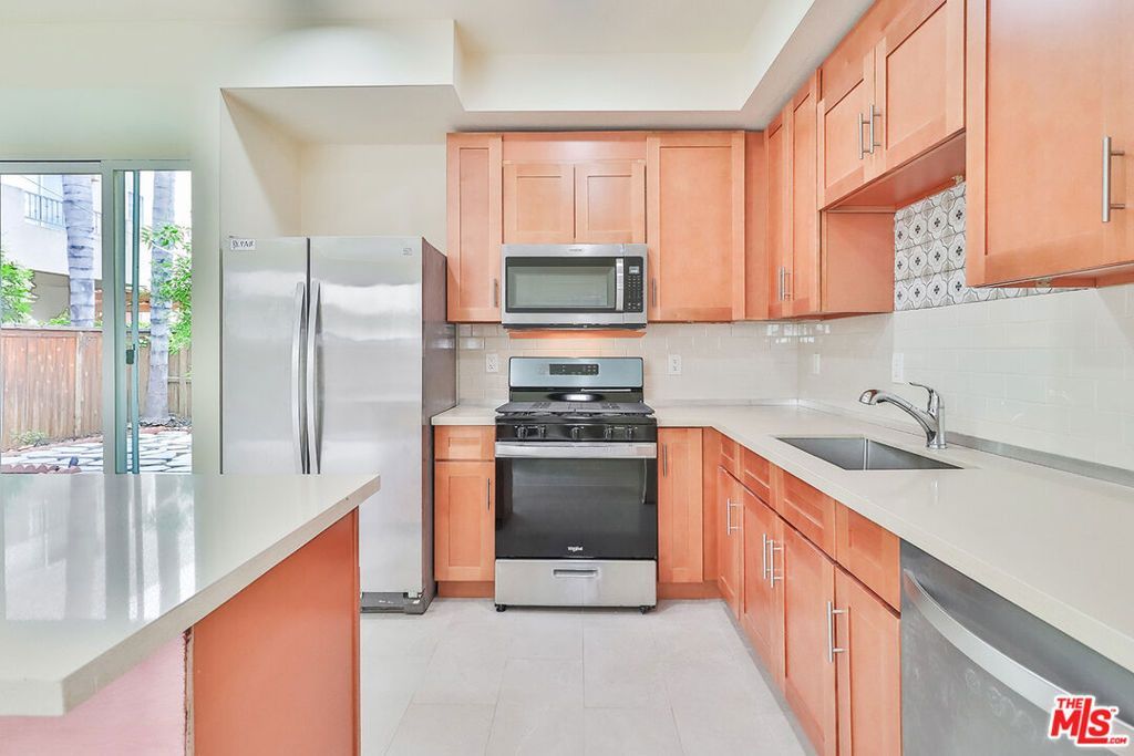 7132 Farralone Avenue, Unit 207, Canoga Park, CA 91303 Main Photo