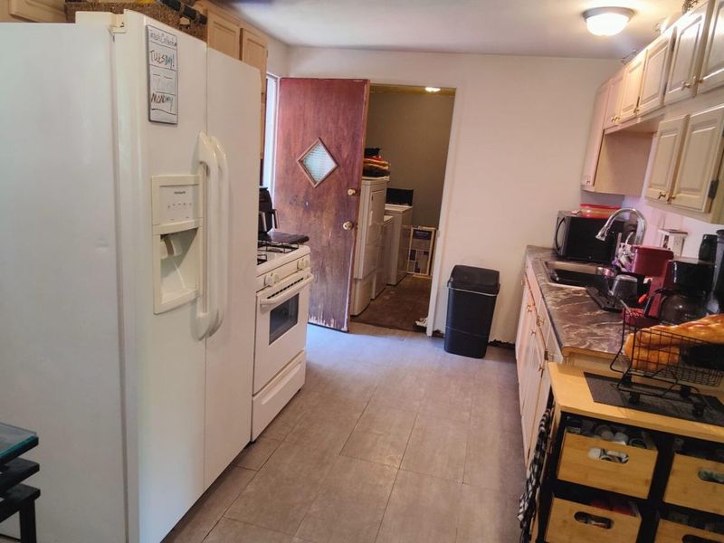 3484 E Deshler Avenue, Columbus, OH 43227 Photo 9