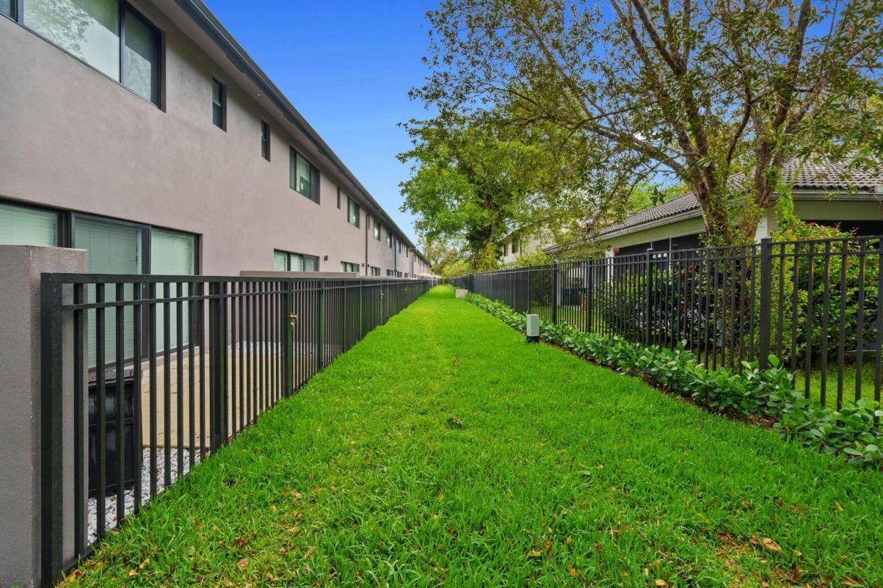 4315 NW 115th Avenue, Coral Springs, FL 33065 Photo