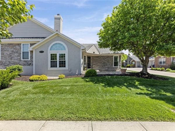 12001 S Tallgrass Drive, Unit 201, Olathe, KS 66061