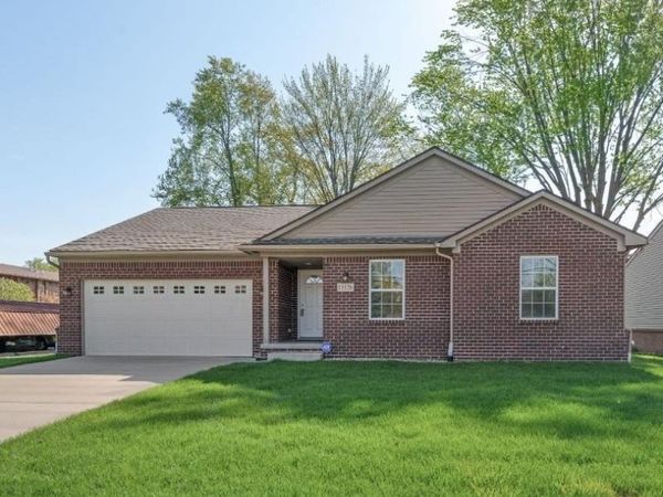 15126 Brookfield Street, Livonia, MI 48154