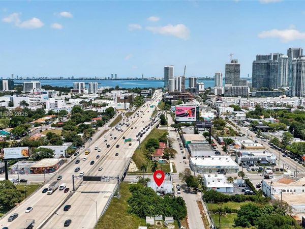 201 NW 37th St , Miami, FL 33127