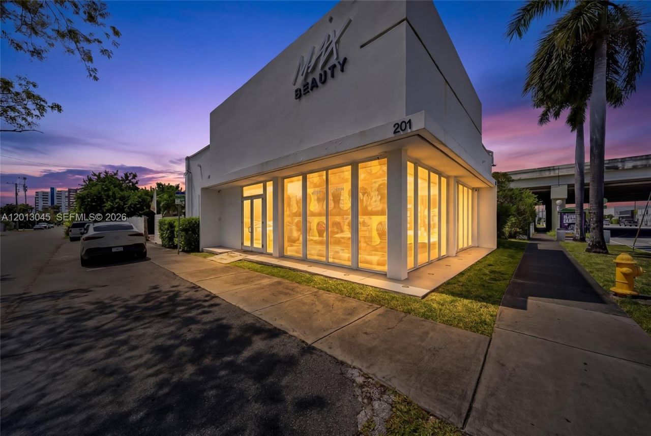 201 NW 37th St , Miami, FL 33127 Photo