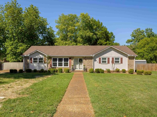 114 Creekwood Dr, Florence, AL 35630