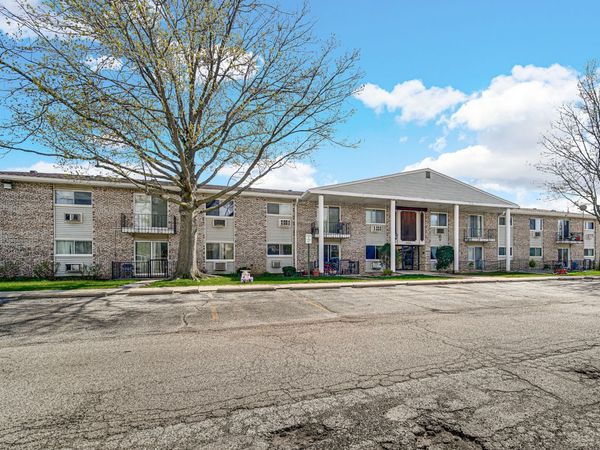 9351 LADYBIRD Lane , Unit 1D, Des Plaines, IL 60016