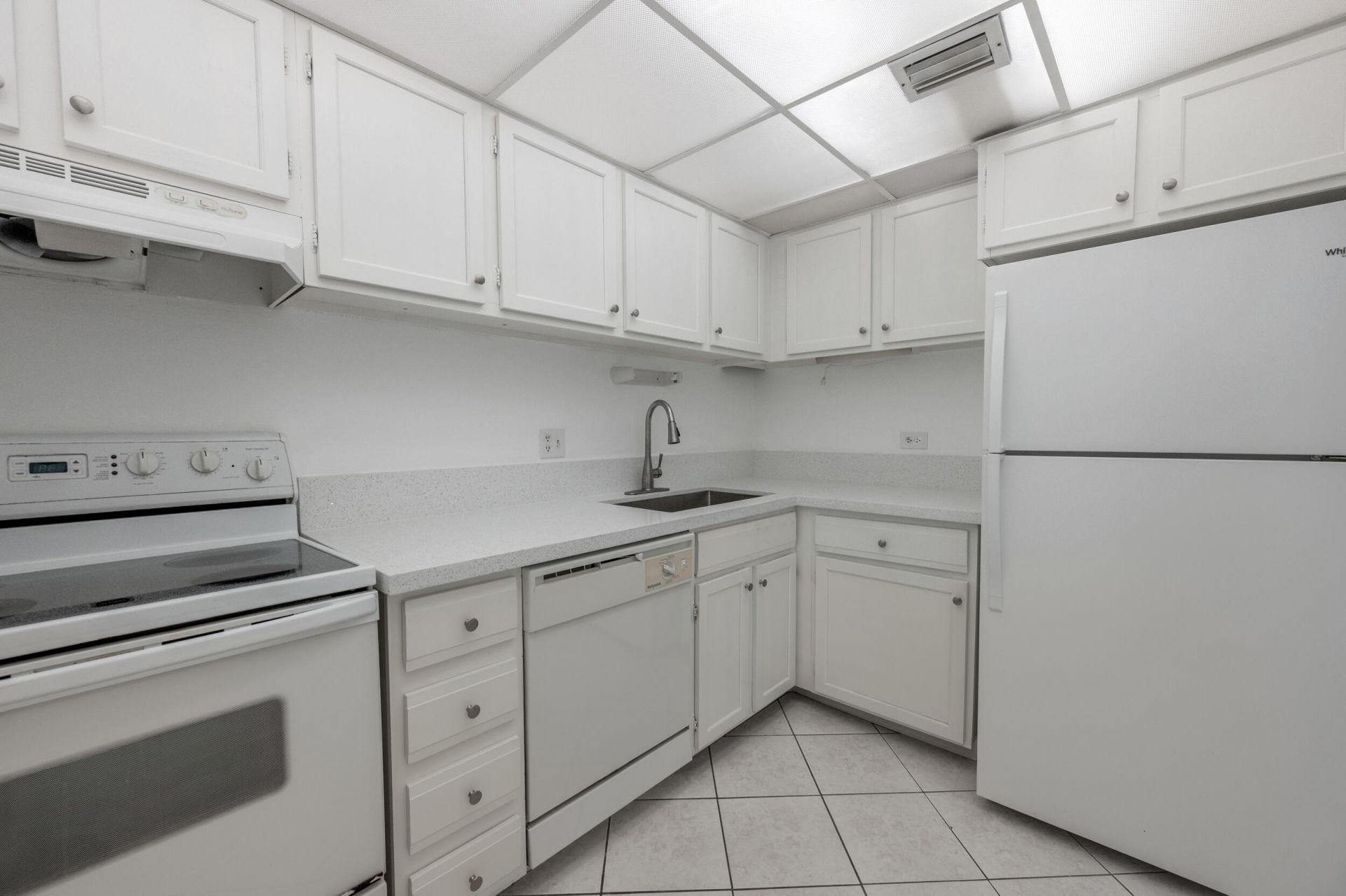 3660 Inverrary Drive, Unit 3q, Lauderhill, FL 33319 Photo
