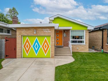 6139 W Gunnison Street , Chicago, IL 60630