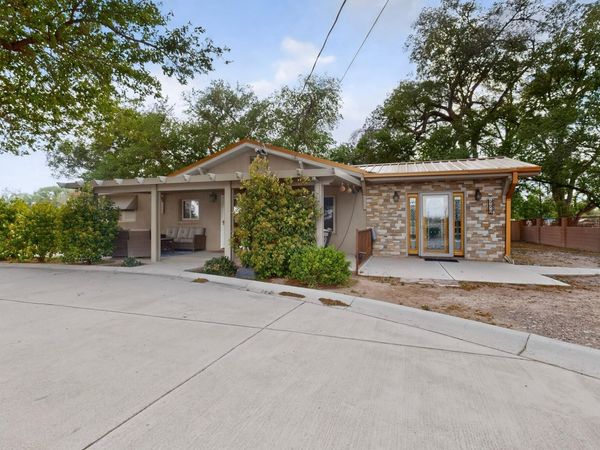 330 Clark Road SW, Albuquerque, NM 87105