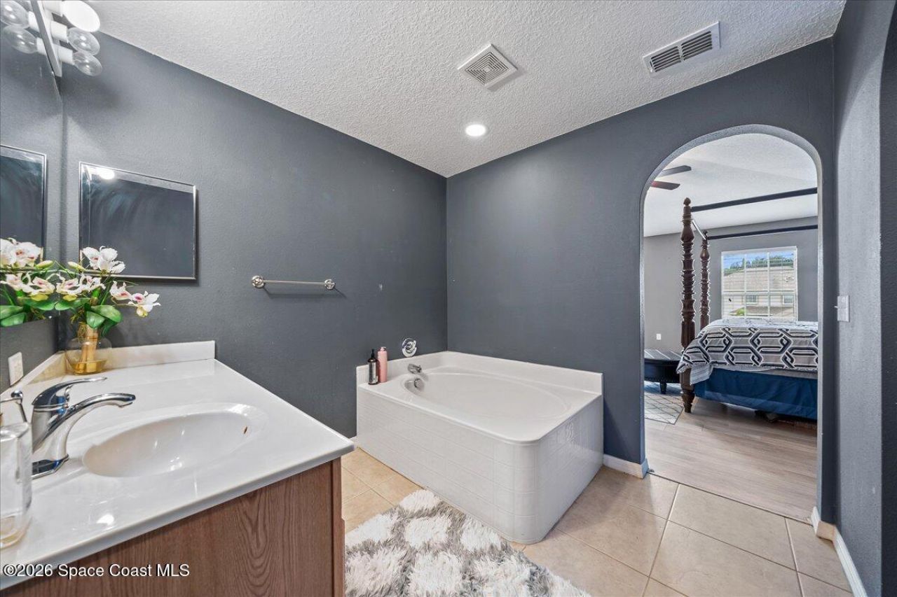 4635 Elena Way , Melbourne, FL 32934 Photo