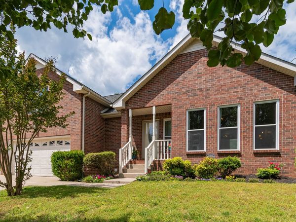 110 W Braxton Ln , Hendersonville, TN 37075