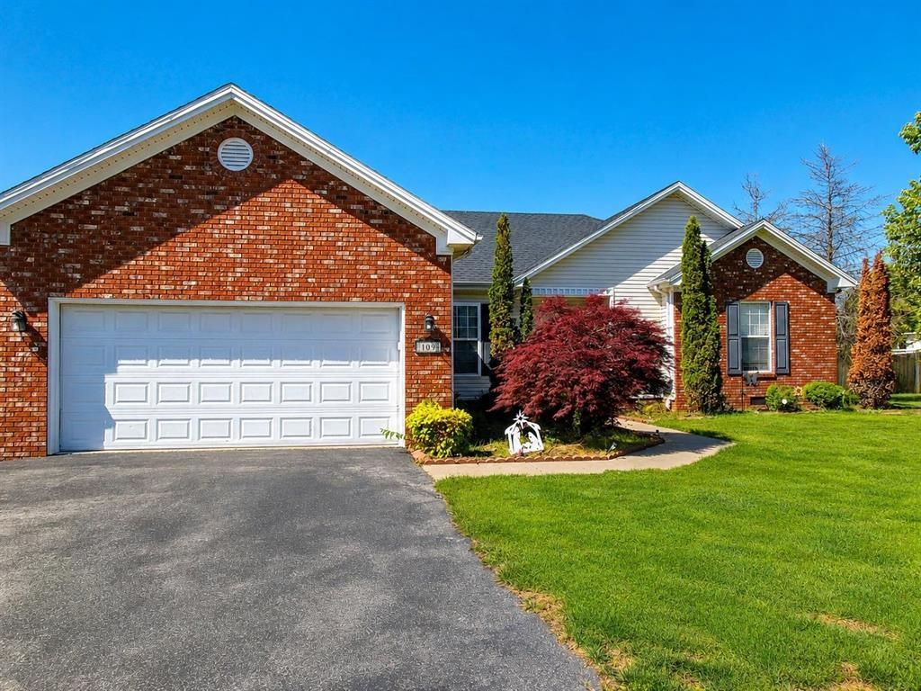 109 Shadowood Trl,, Hopkinsville, KY 42240 Main Photo