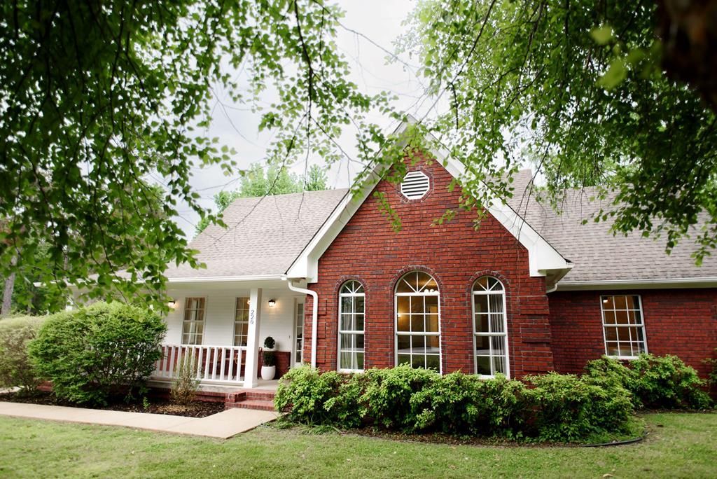 220 Woodlawn Oxford, MS 38655